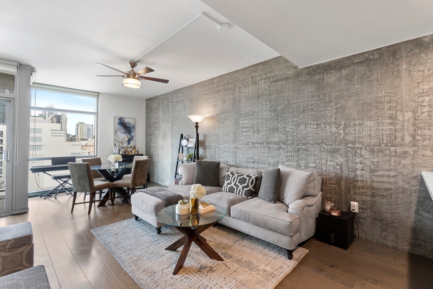 Building Photo - 800 The Mark Ln