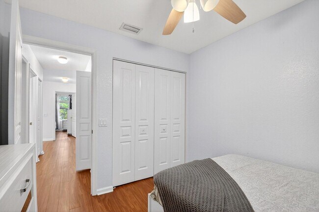 Building Photo - 5029 Starblaze Dr