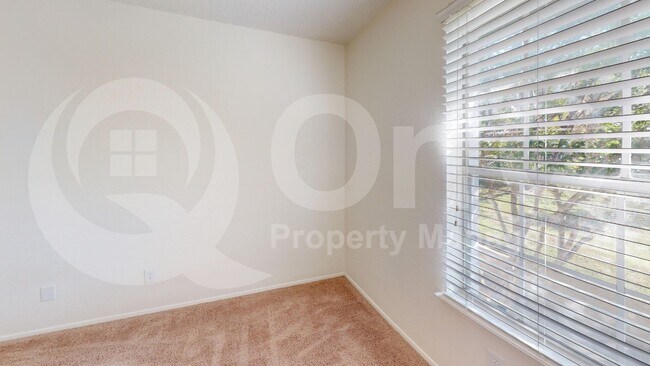 Building Photo - 1015 E Yager Ln