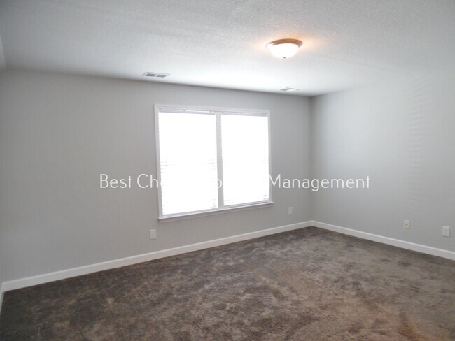 Building Photo - 1386 Romany Ct