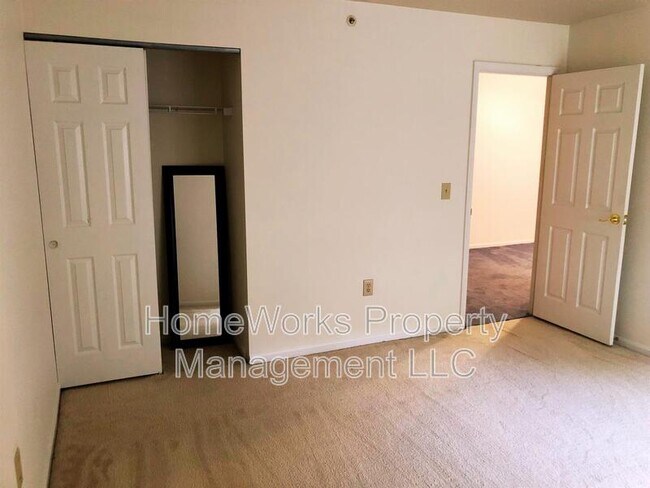 Building Photo - 3800 Meghan Dr