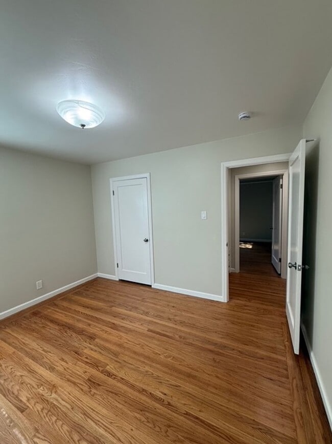 Building Photo - Beautifully Updated 3-Bedroom Home Next to Franklin Park