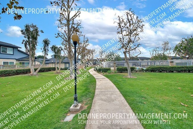 Building Photo - 902 California Privado