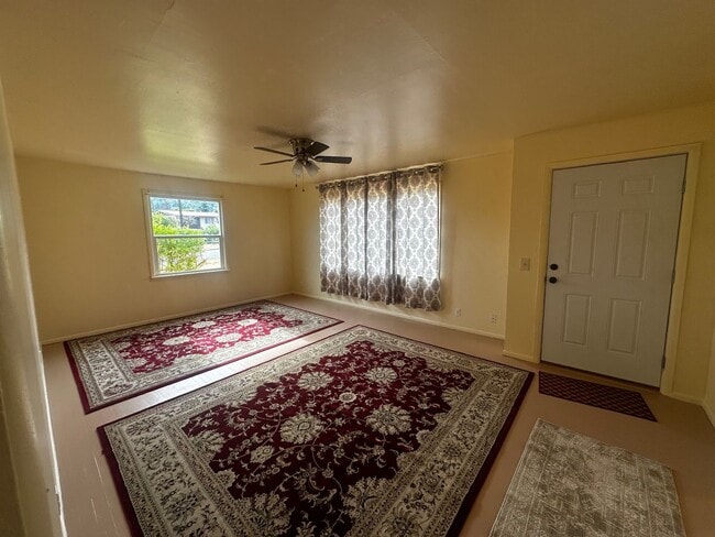 Building Photo - 2 Bedroom 1 bath House