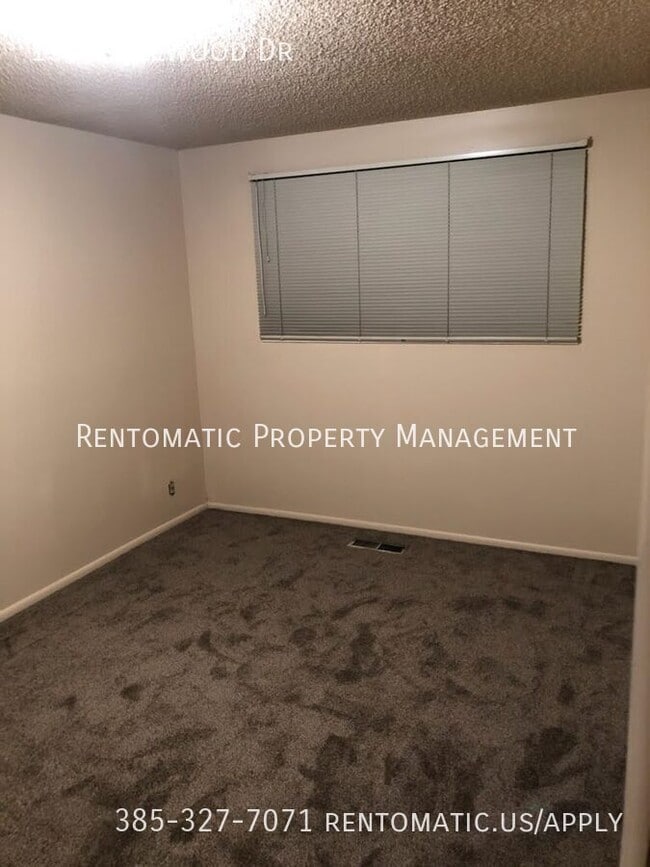 Building Photo - 131 Inglewood Dr