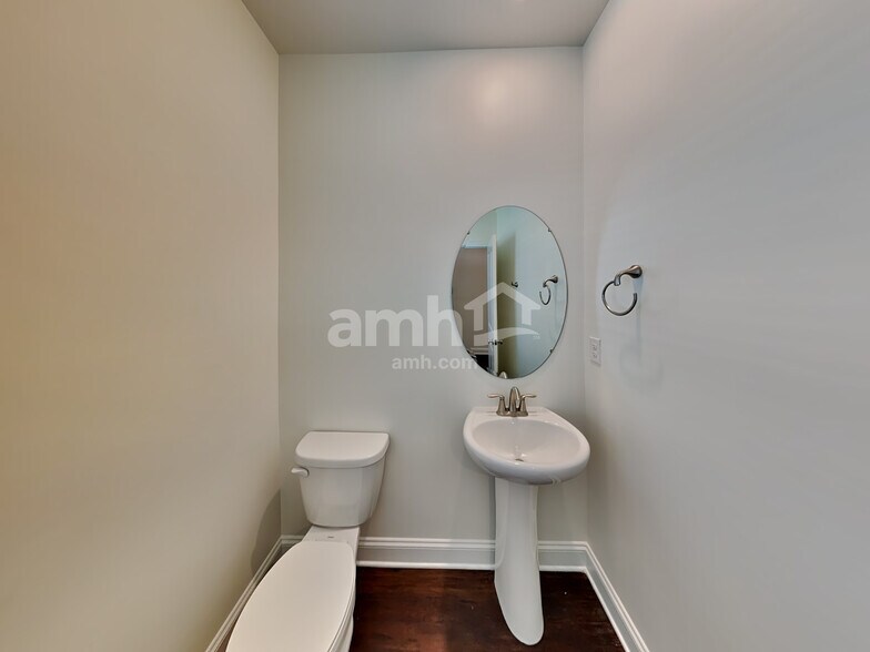 Building Photo - 556 Rivermist Dr