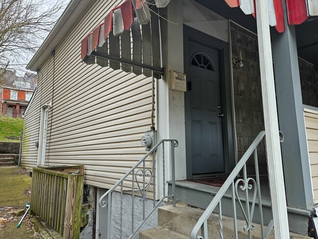 Building Photo - 200 Arabella St