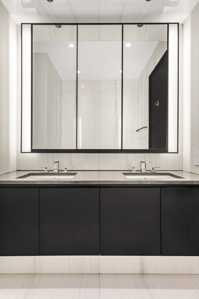 Building Photo - 157 W 57th St