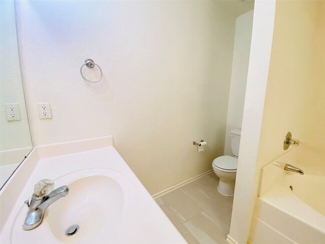 Building Photo - 5747 Wandering Creek Dr