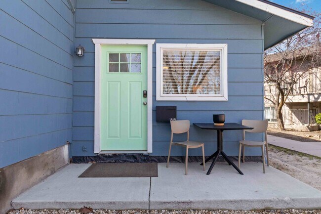 Building Photo - 1815 W Idaho St