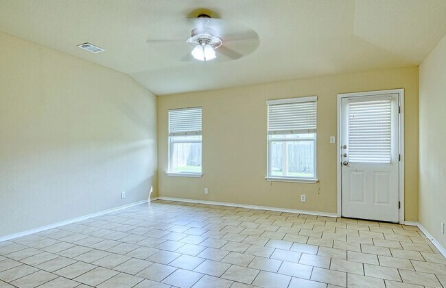 Building Photo - 10814 Arkey Ave