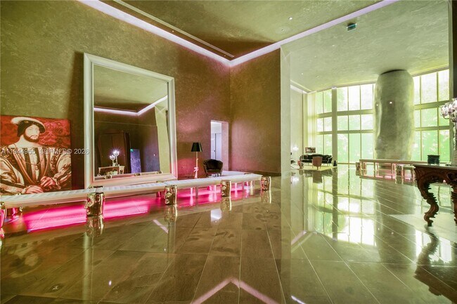 Building Photo - 495 Brickell Ave