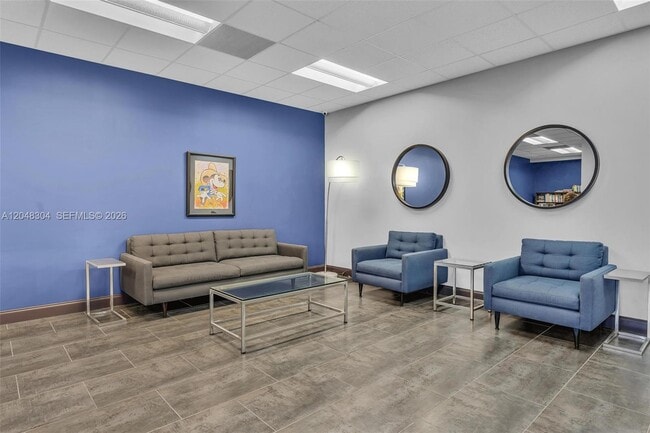 Building Photo - 3375 N Country Club Dr