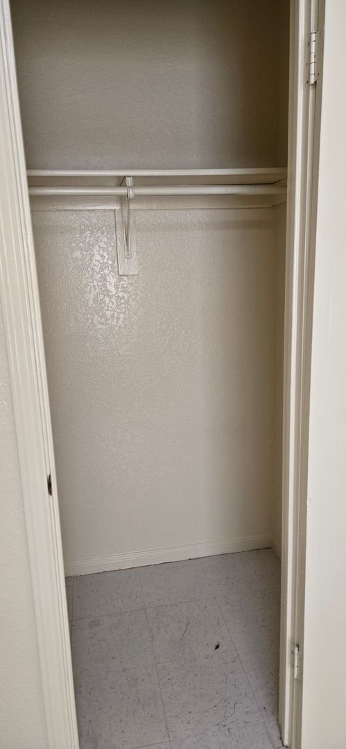 Building Photo - 1401 Janis Dr