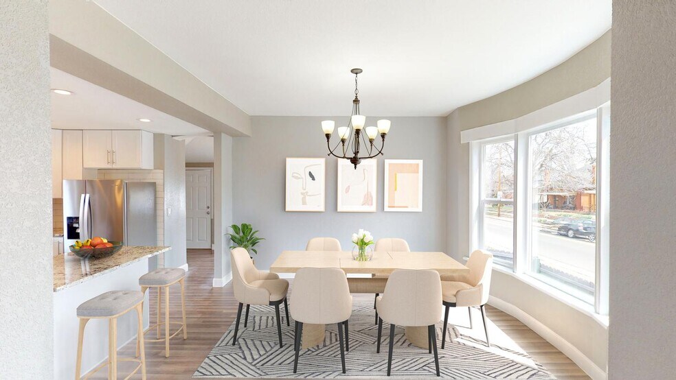 Building Photo - Beautifully renovated Sunnyside home with ...