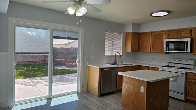 Building Photo - 7425 Jockey Ave