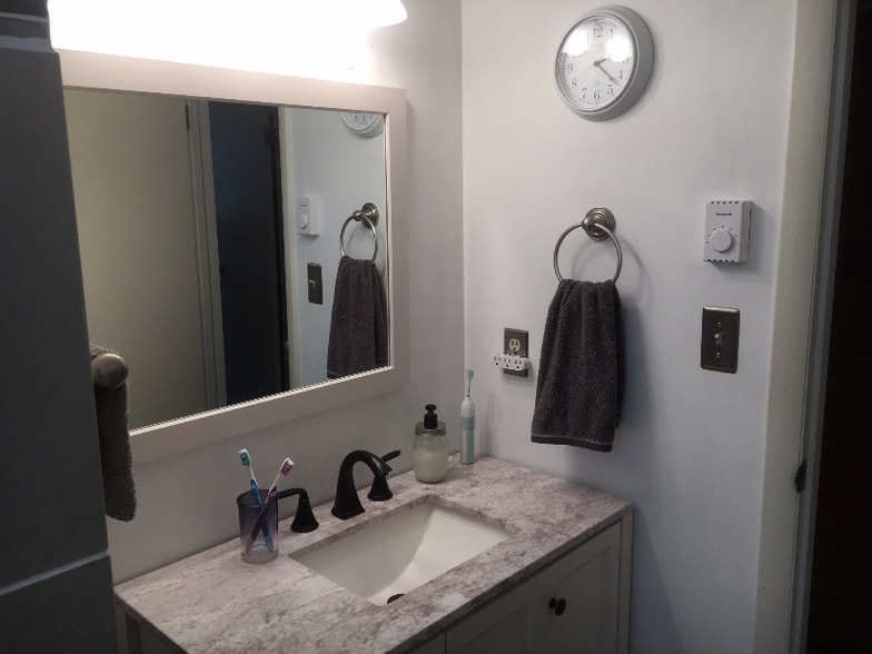 Building Photo - 1128 Elm St