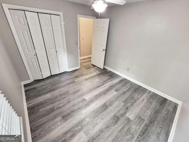 Building Photo - 4051 Coyte Dr