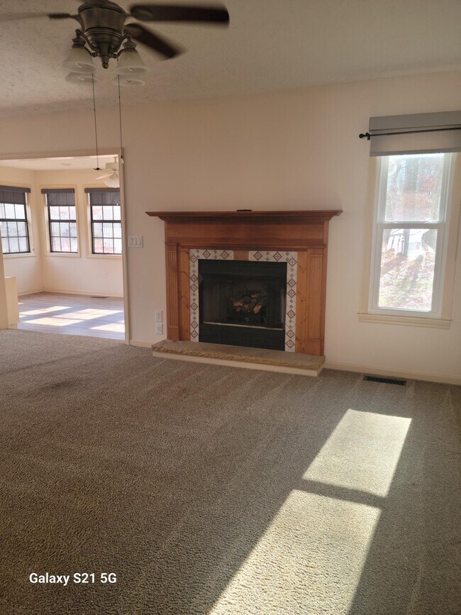 Building Photo - 140 Shelley Ln