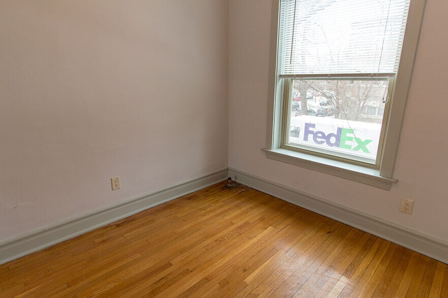 Building Photo - 1355 W Winona St