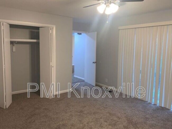 Building Photo - 9120 Woodpark Ln NW