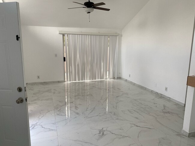 Building Photo - 1030 Kaweah St