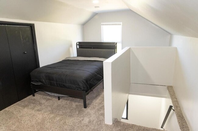 Building Photo - 810 Woodbine Rd