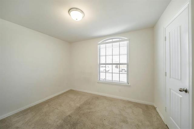 Building Photo - 1215 Chapel Hill Dr