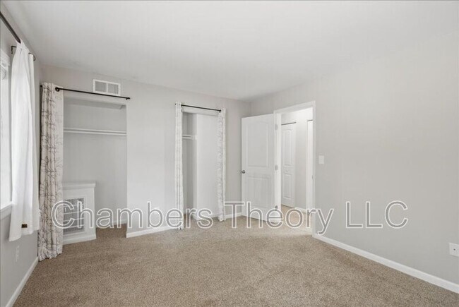 Building Photo - 1521 Colonial Dr