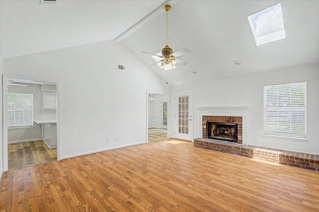 Building Photo - 4 Bed/2 Bath Updated Home in Richmond Heights