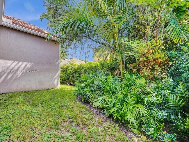 Building Photo - 938 Bluewood Terrace