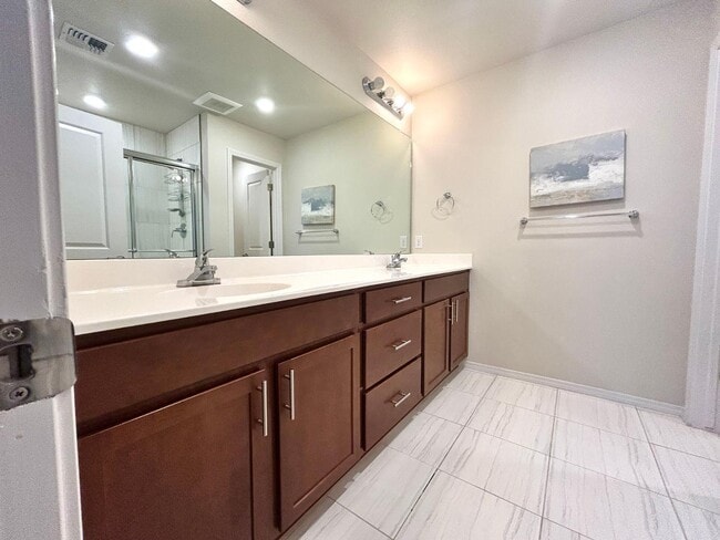 Building Photo - 1218 Tierra Verde Loop