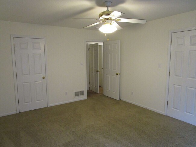 Building Photo - 1619-1621-1621 Juniper Dr