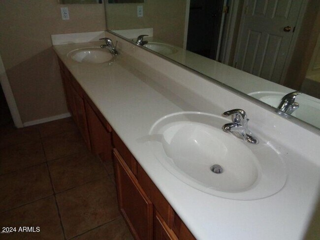 Building Photo - 22641 N Gibson Dr