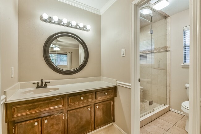 Building Photo - 20 Tulip Hill Ct