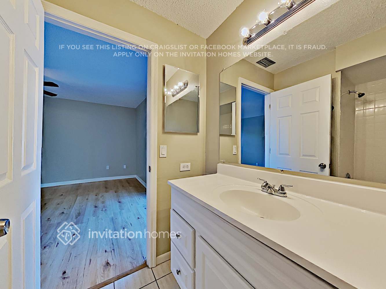 Building Photo - 3100 Blue Heron St