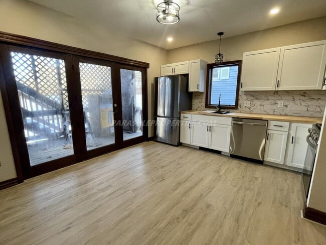 Building Photo - 1310 Amherst St