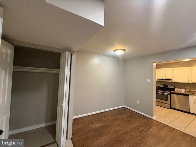 Building Photo - 9200 Bridle Path Ln