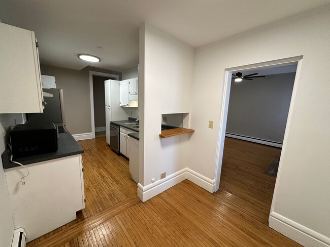Building Photo - 839 Neil Ave