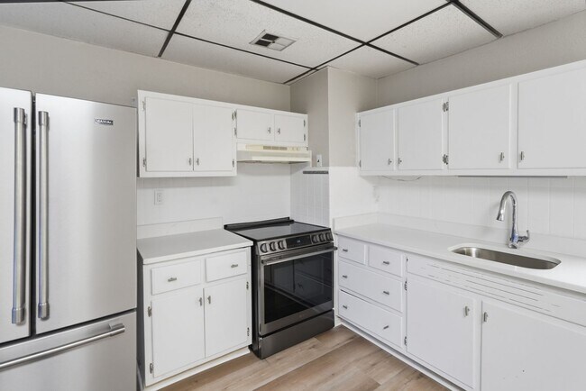 Building Photo - 20-24 Main St - Unit 3