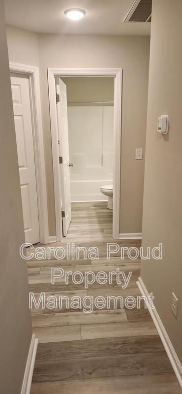 Building Photo - 337 S Pointe Dr