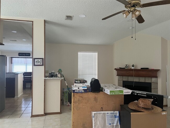 Building Photo - 10907 Spring Harvest Dr