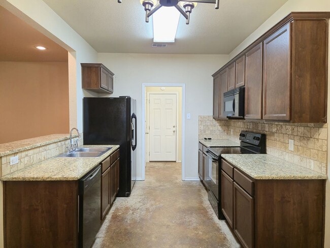 Building Photo - Foxborough addition duplex!