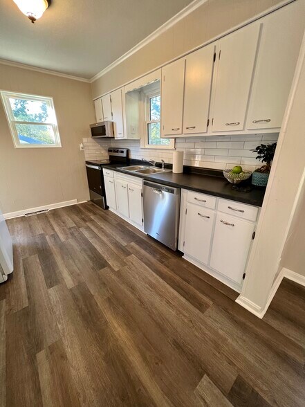 Building Photo - 343 Villa Dr