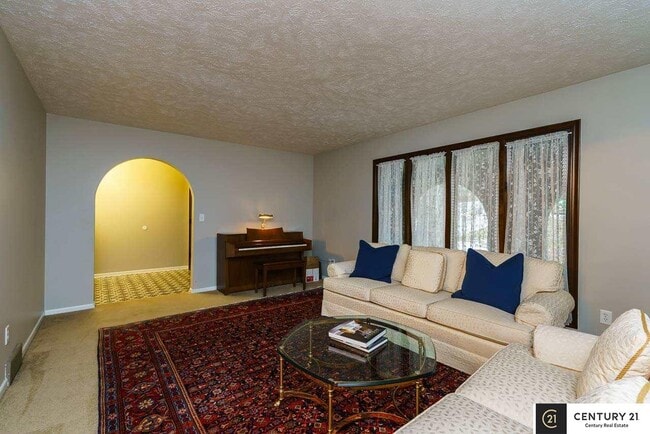 Building Photo - 845 Hidden Hills Dr
