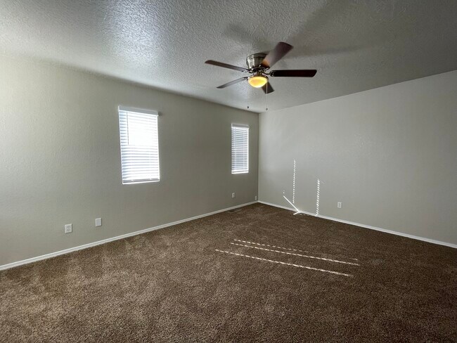 Building Photo - 10716 Habanero Way SE