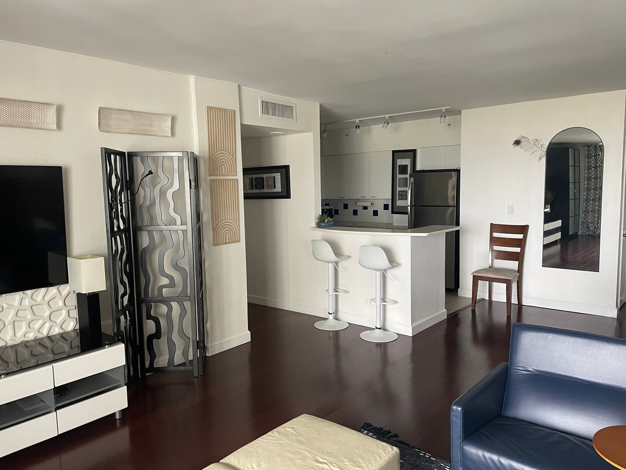 Building Photo - 1500 Bay Rd