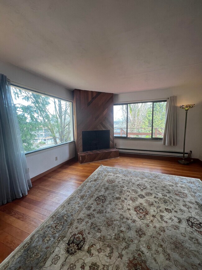 Primary Photo - 205 NE 94th St