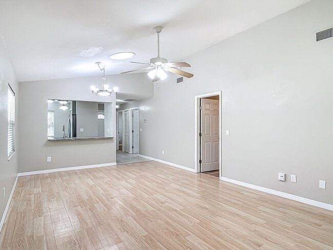 Building Photo - UPDATED 2 Bed, 2 Bath Home with Screened Lanai & Garage!