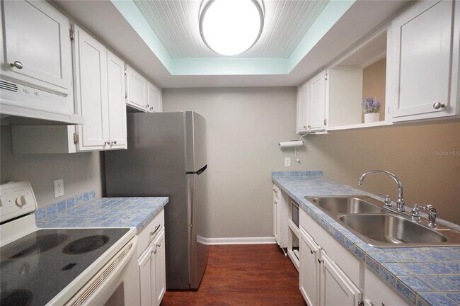 Building Photo - 4810 S Dauphin Ave